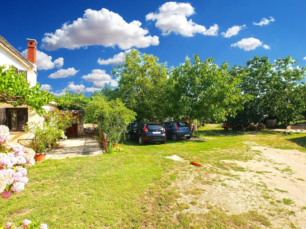 Peresiji House Sandra 1430 מראה חיצוני תמונה